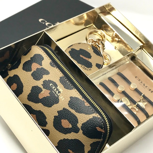 COACH Boxed Leopard Print Cosmetic Gift Set NWT - Picture 1 of 6
